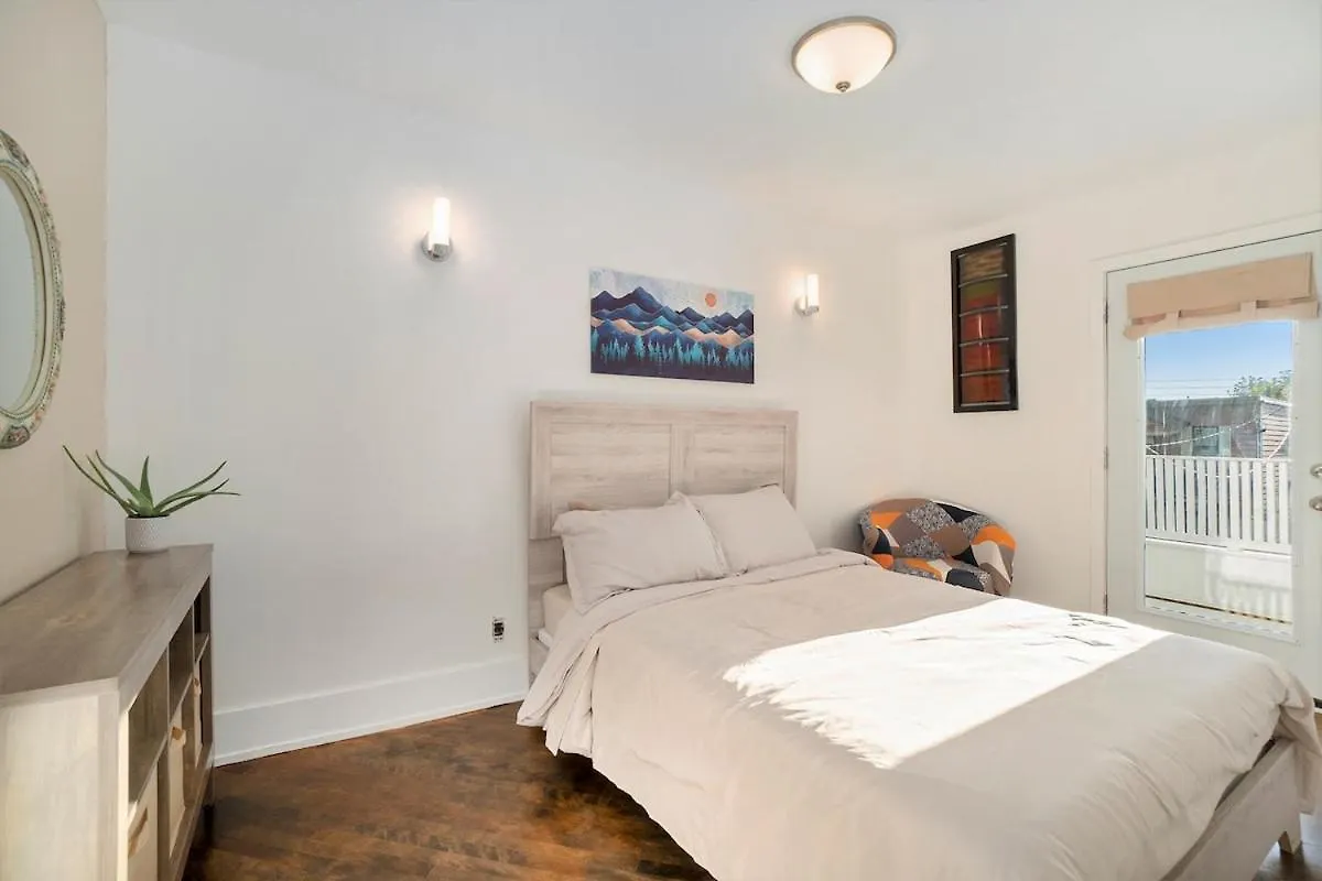 Private 3 Bedrooms Downtown Ottawa W Balcony 0*,  Καναδάς